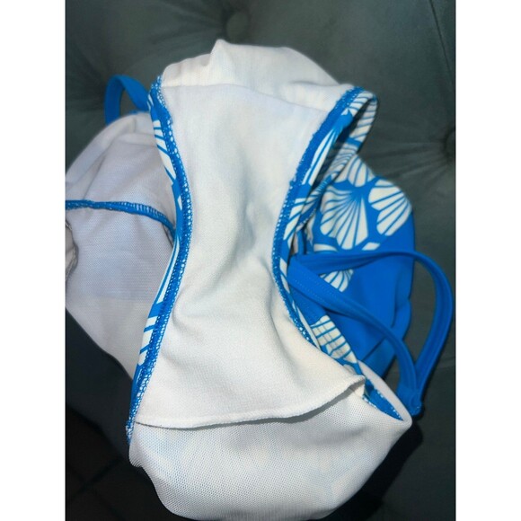 Boden Sky Shell Amalfi Bandeau One-Piece Swimsuit
Size: US 6 Women’s - Picture 7 of 7